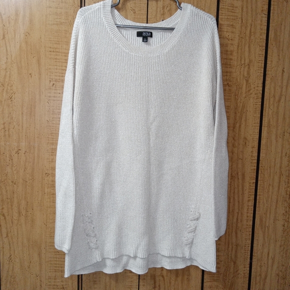 a.n.a Sweaters - a.n.a Like New Cream & Metallic Gold Knit Tunic Sweater sz XL